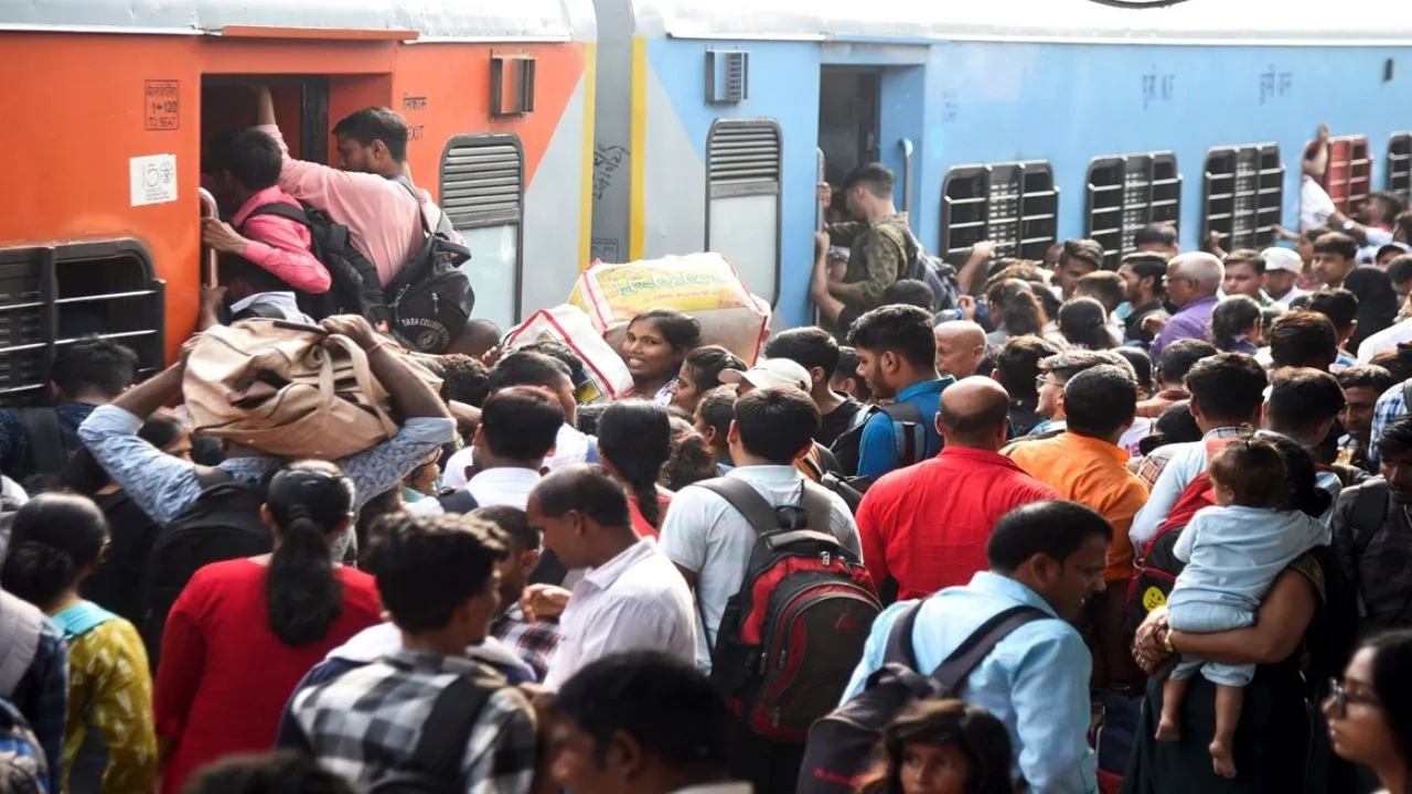 पूर्वोत्तर रेलवे ने बनाया रिकॉर्ड :  वित्तीय वर्ष 2025-26 में 20 करोड़ यात्रियों ने की यात्रा, 21% की बढ़ोतरी