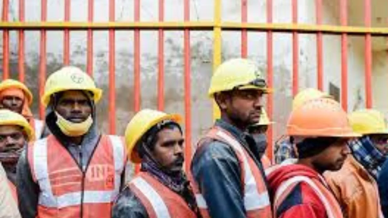  श्रमिकों की आड़ में गड़बड़ी पर एजेंसियां होंगी ब्लैकलिस्ट,  गौतमबुद्धनगर की डीएम को उपद्रव करने वालों पर सख्ती के निर्देश
