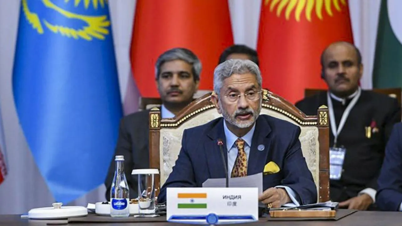  मॉरिशस और UAE जाएंगे EAM जयशंकर, IOC कॉन्फ्रेंस में टॉप लीडरशिप से मुलाकात, जानिए किन मुद्दों पर होगी चर्चा 