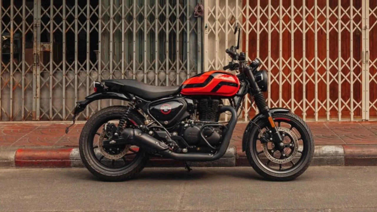 Royal Enfield Hunter 350:  लखनऊ में 'हंटरहुड' इवेंट, रॉयल एनफील्ड की हंटर 350 लांच