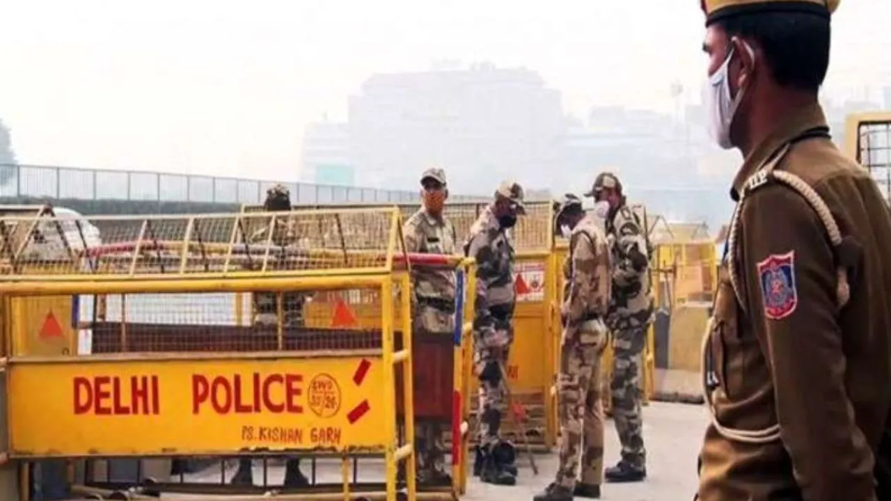 हनुमान जन्मोत्सव :  'हाई अलर्ट' पर दिल्ली पुलिस,  उत्तम नगर, जहांगीरपुरी में शोभायात्रा पर बड़ी संख्या में सुरक्षाकर्मी तैनात  