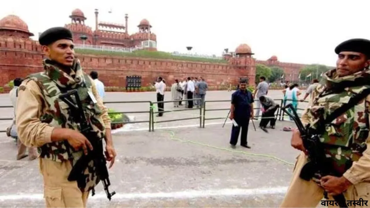 हनुमान जयंती पर दिल्ली को दहलाने की साजिश नाकाम,  LeT आतंकी की गिरफ्तारी के बाद बढ़ाई गयी मंदिरों की सुरक्षा