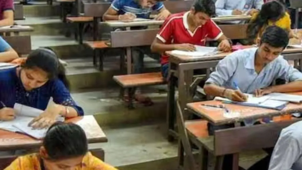 यूपी प्रवक्ता भर्ती प्रारंभिक परीक्षा टली,  जानें क्या है नई एग्जाम डेट और कारण, देखें पूरा शेड्यूल