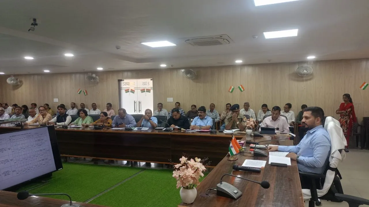  बाराबंकी में IRGC में खराब रैंकिंग पर डीएम सख्त, डीपीआरओ का वेतन रोका   