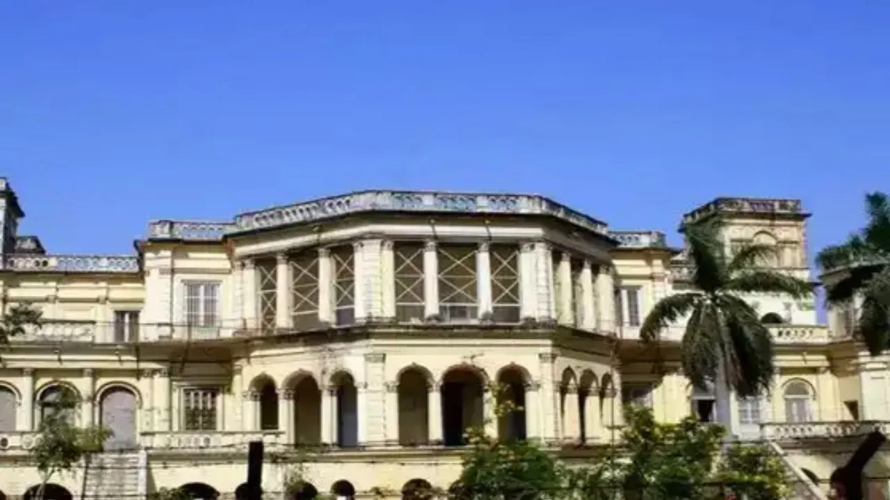  लखनऊ में पर्यटन विभाग का बड़ा फैसला, छतर मंजिल के 100 कमरों वाला होटल देगा नई पहचान