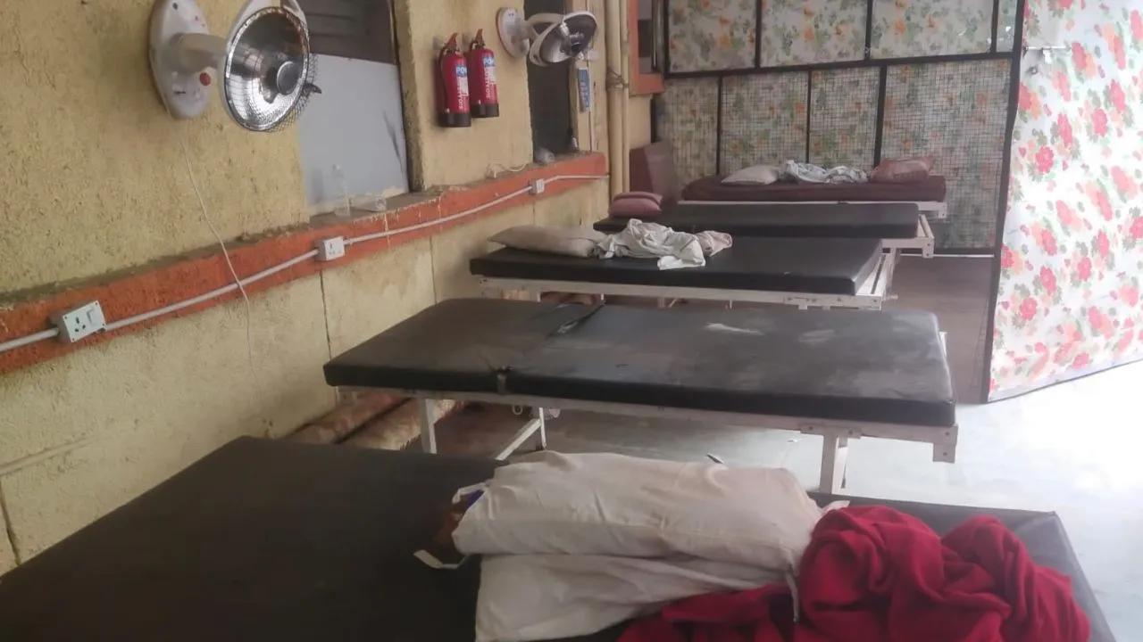 BRD के बदहाल रैन बसेरा:  गर्मी से बेहाल हो रहे तीमारदार, राहत के लिए कोई इंतजाम नहीं 