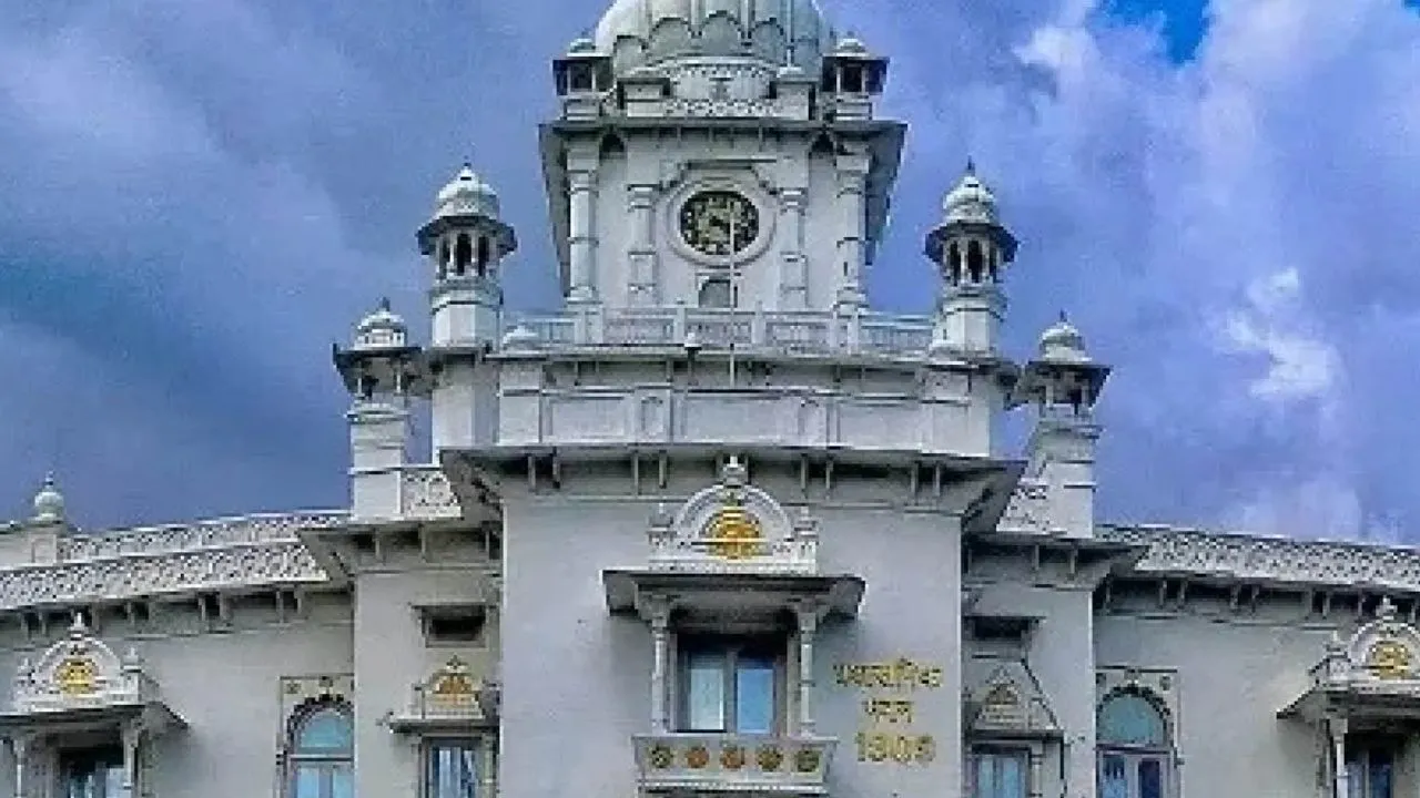 LPG की मार:  केजीएमयू की कैंटीन में बढ़ गए भोजन के दाम, दस रुपये तक महंगा हुआ खाना 