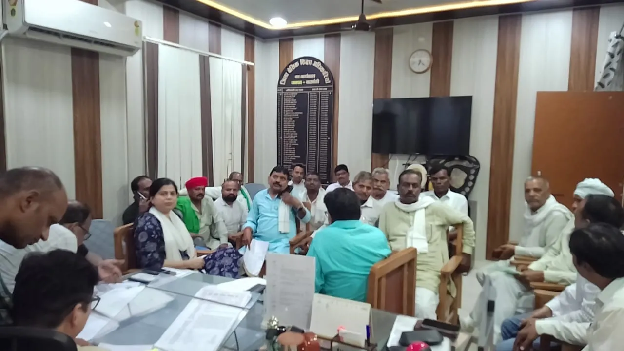 बाराबंकी : निजी स्कूलों की मनमानी पर बीएसए सख्त, कार्रवाई के निर्देश