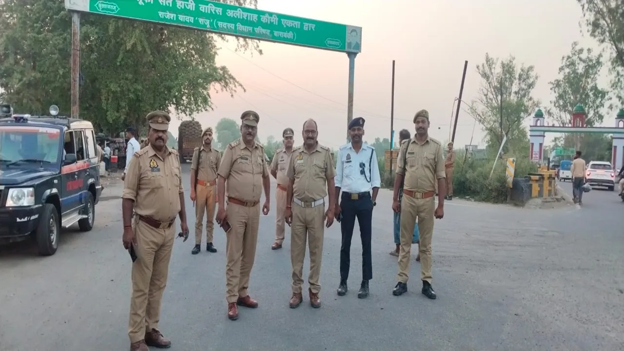 बाराबंकी : मामा नहर पुल पर चला सघन वाहन चेकिंग अभियान, 50 वाहनों के चालान