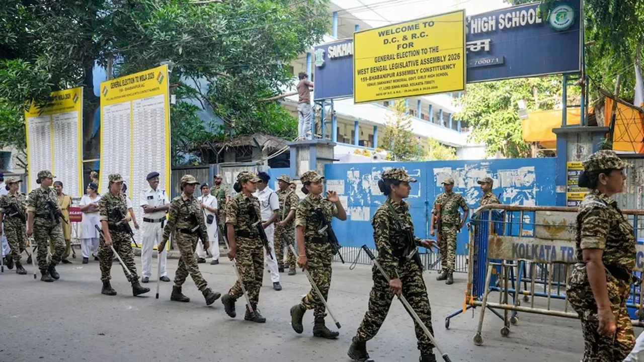 भवानीपुर में मतगणना केंद्र के बाहर हंगामा : TMC ने BJP के झंडे वाली कारों के प्रवेश का किया दावा