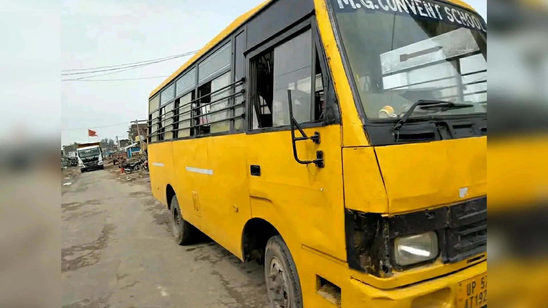Rampur : स्कूल बसें बिना परमिट के दौड़ती मिलीं, होगी कार्रवाई