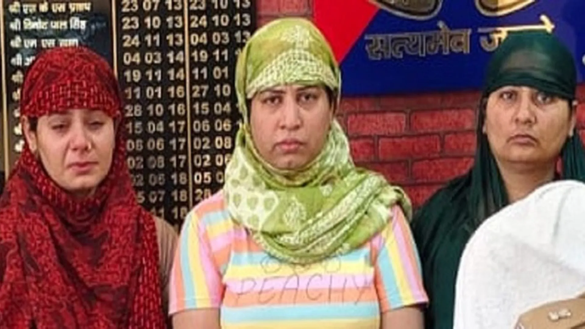 Bareilly : फर्जी आईएएस गैंग पर एक दिन में 9 एफआईआर