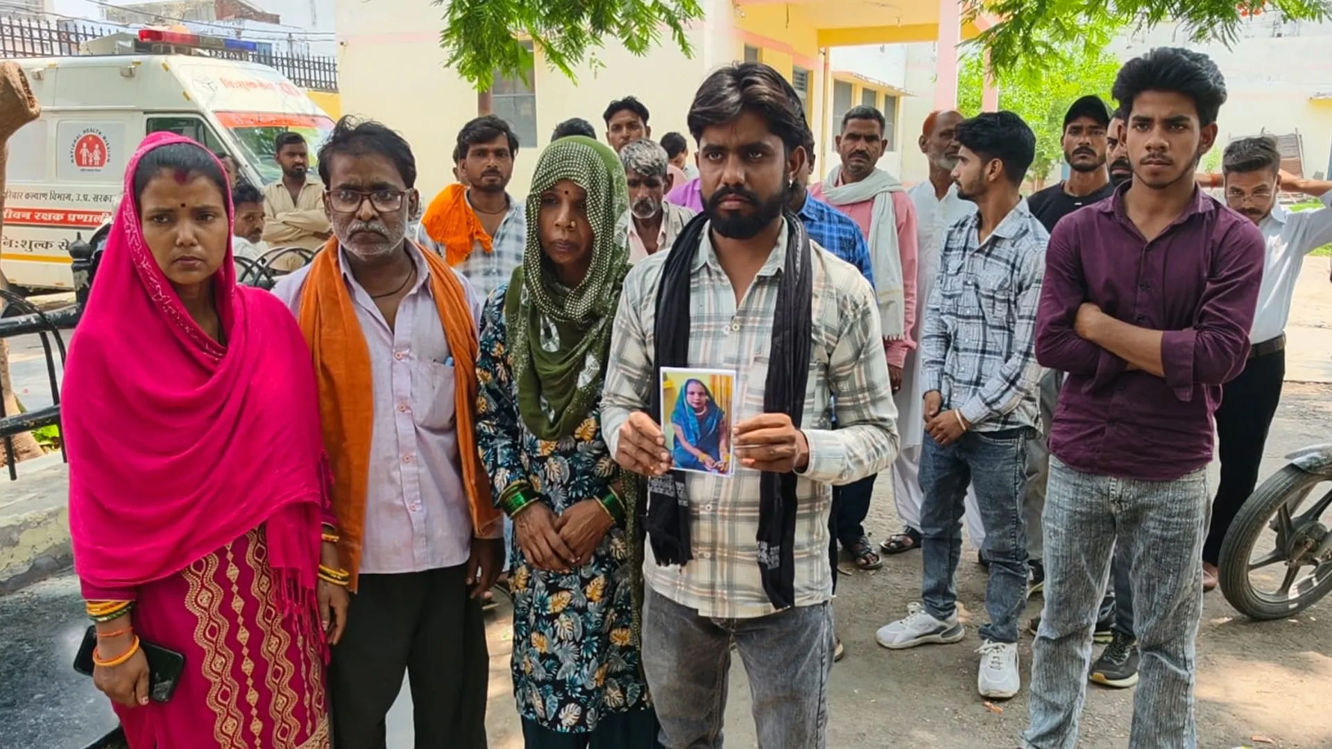 Rampur : संदिग्ध परिस्थितियों में विवाहिता की मौत, मायके वालों ने लगाया हत्या का आरोप