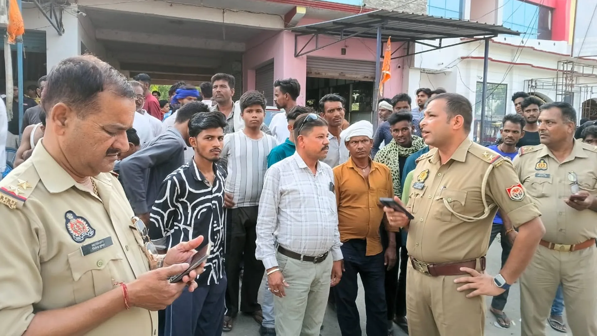 Pilibhit News : थाने से 01 KM से भी कम दूरी पर व्यापारी की हत्या.. सुरक्षा पर सवाल, एसपी ने लगाई पांच टीमें