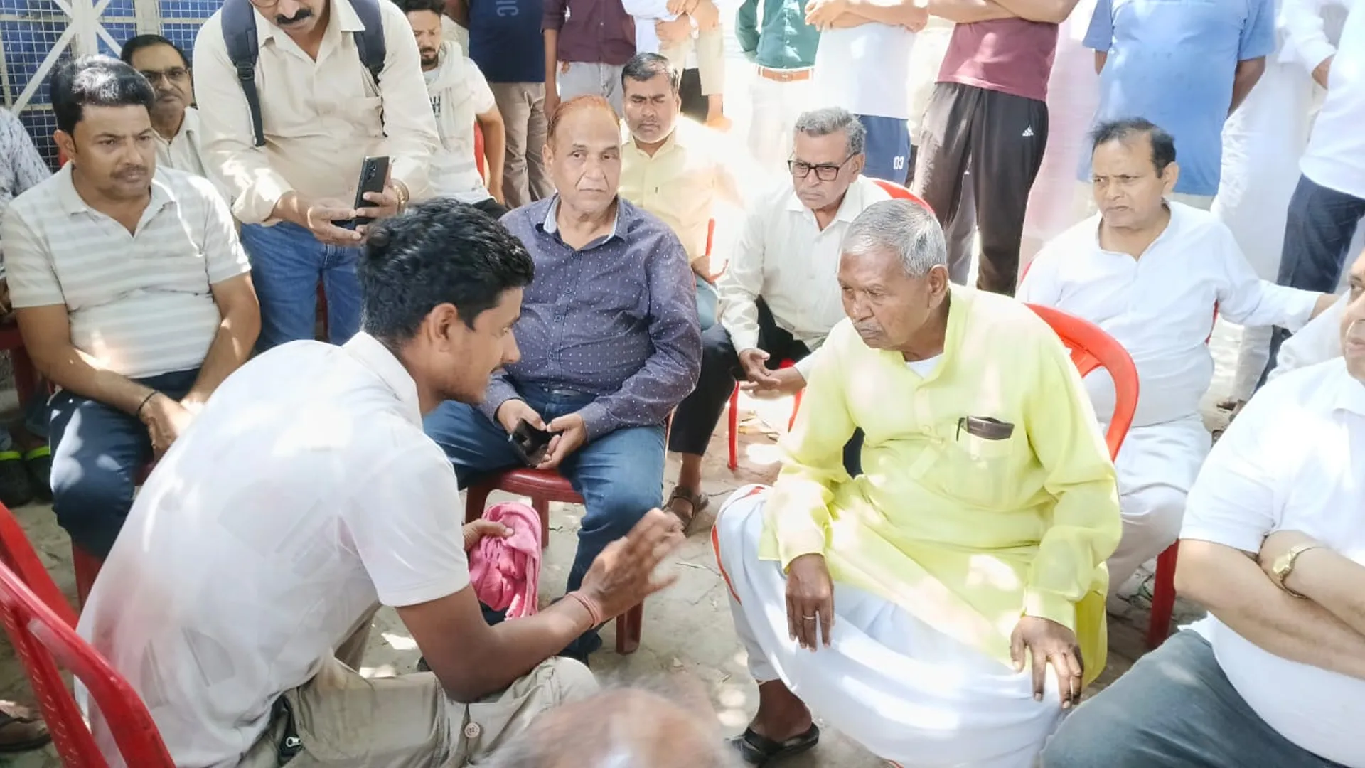 Pilibhit News : दिनदहाड़े व्यापारी की हत्या के मामले में व्यापारी नेताओं का अल्टीमेटम, पूर्व मंत्री भी पहुंचे बिलसंडा, पुलिस ने उठाए संदिग्ध