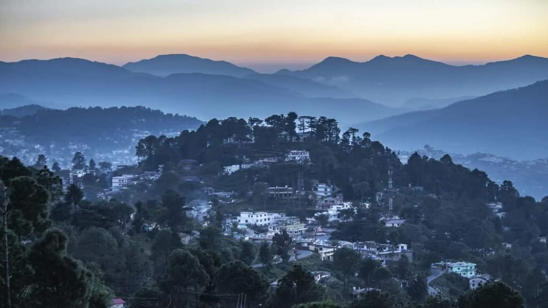 Uttrakhand:आंधी-तूफान ने अल्मोड़ा में ढाया कहर, बिजली आपूर्ति ठप होने से लोग परेशान