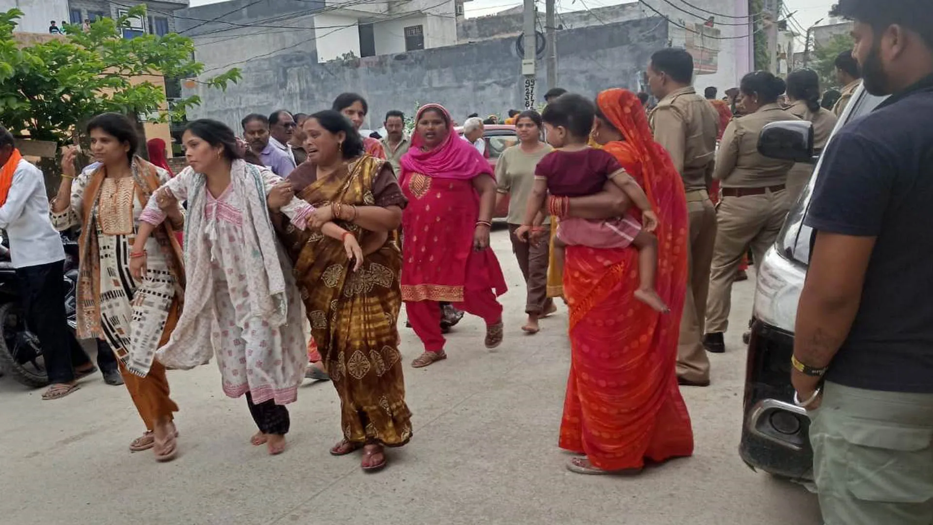 Bareilly:युवक की आत्महत्या के बाद बवाल में 17 नामजद कई पर रिपोर्ट