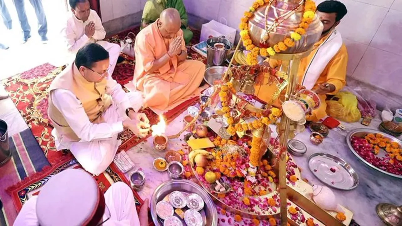 उत्तराखंड : पैतृक गांव पंचूर में सीएम योगी ने की 'हरि विष्णु पंचदेव मंदिर' की प्राण प्रतिष्ठा, 