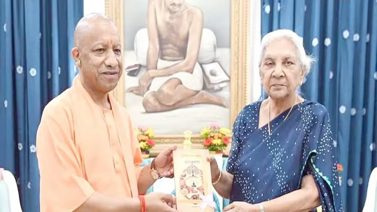 सीएम योगी ने राज्यपाल से की शिष्टाचार भेंट, मंत्रिपरिषद विस्तार की अटकलें तेज... इन नामों पर चर्चा 
