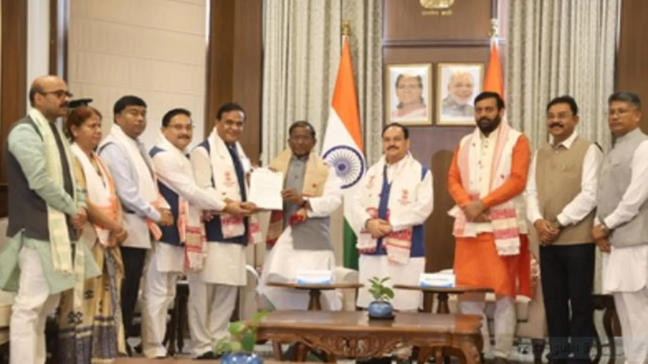 राज्यपाल से मिले हिमंता : असम में सरकार बनाने का दावा किया पेश, शपथ ग्रहण में पीएम मोदी रहेंगे मौजूद