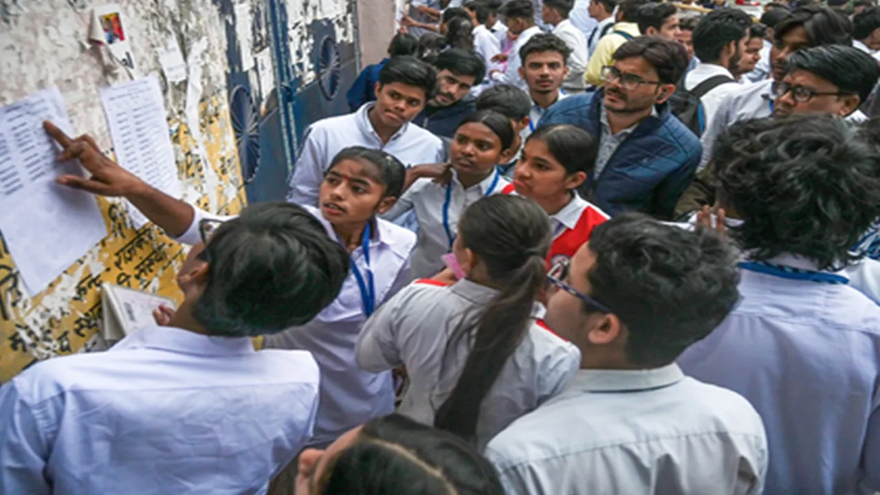 Maharashtra Board Results : महाराष्ट्र बोर्ड ने घोषित किए 12वीं के नतीजे, लड़कियों ने किया बेहतर प्रदर्शन  