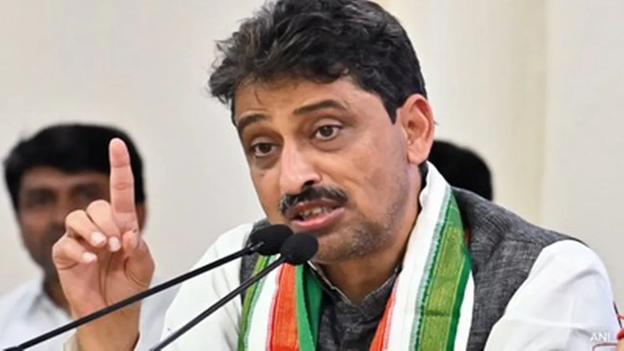 नारी शक्ति का विरोध बंद करो.. सहारनपुर में कांग्रेस सांसद के आवास के बाहर भाजपा महिला मोर्चा का धरना