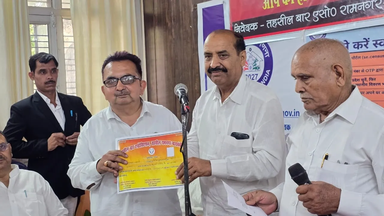 बाराबंकी : तहसील बार एसोसिएशन के नवनिर्वाचित पदाधिकारियों ने ली शपथ,  न्यायाधिकारी बोले- पीड़ितों को त्वरित न्याय दिलाएं अधिवक्ता