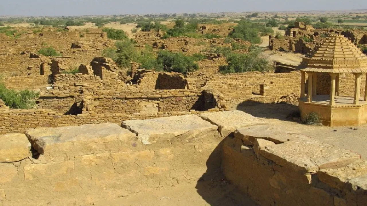 खंडहर हो गया कुरु वंश का राजमहल