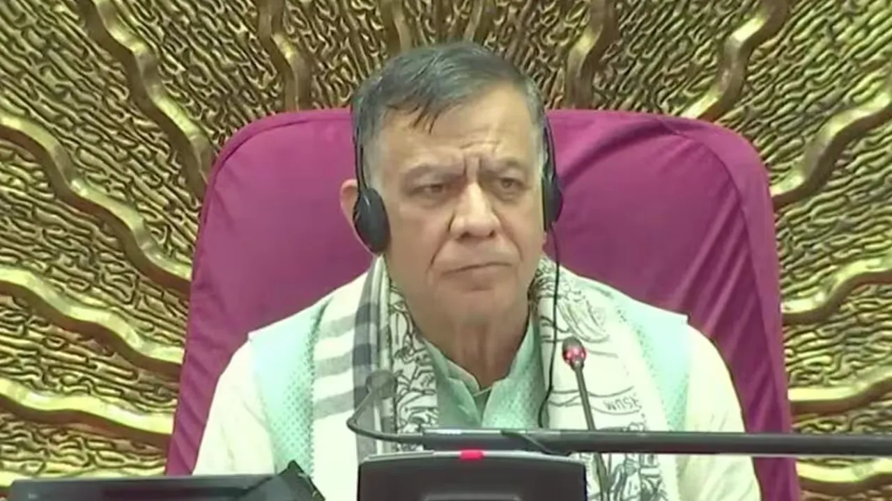 कानपुर : विस अध्यक्ष सतीश महाना के साथ भाजपा पदाधिकारियों ने देखी फिल्म 'कृष्णावतारम' 