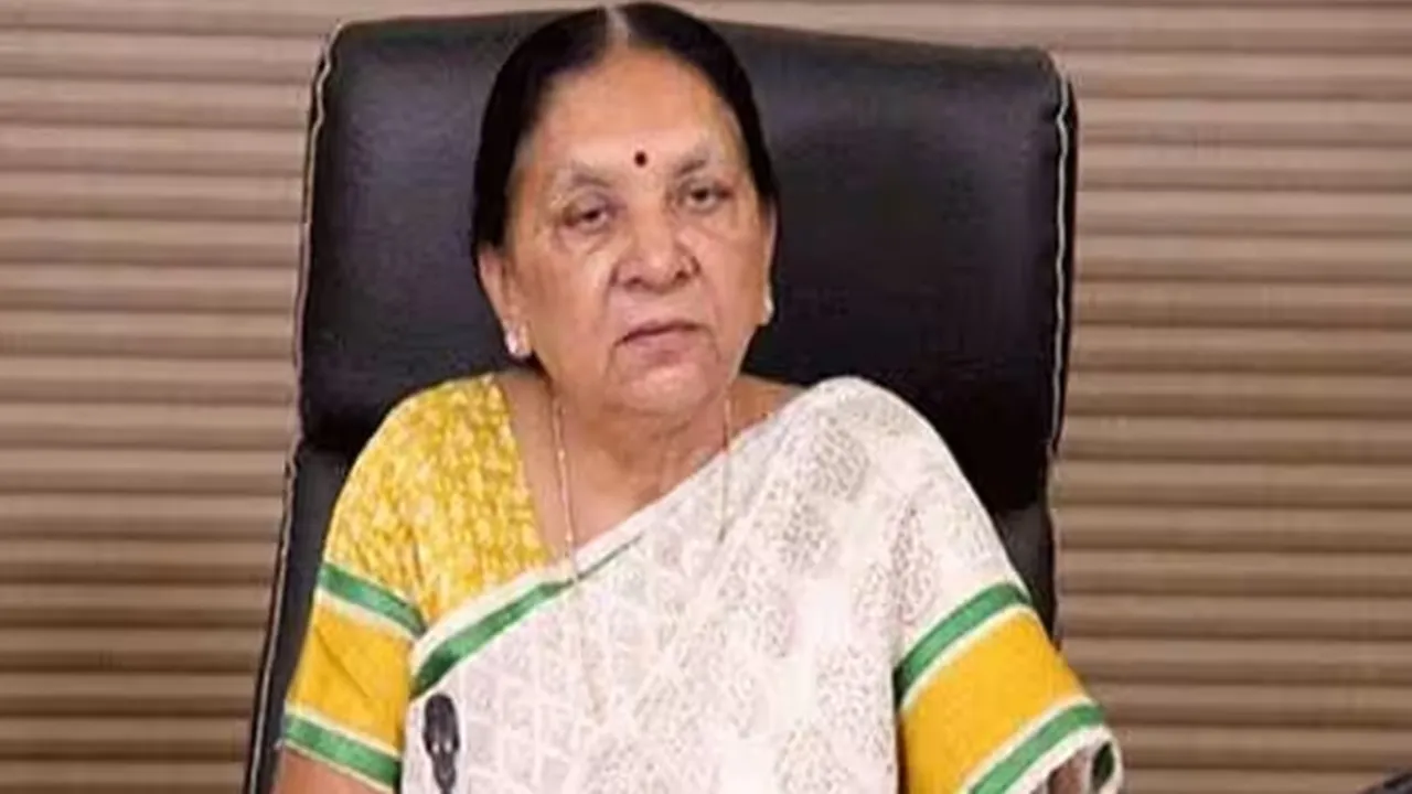 यूपी की सभी यूनिवर्सिटी-कॉलेजों में लागू होगा ड्रेस कोड, राज्‍यपाल आनंदीबेन पटेल ने दिए आदेश