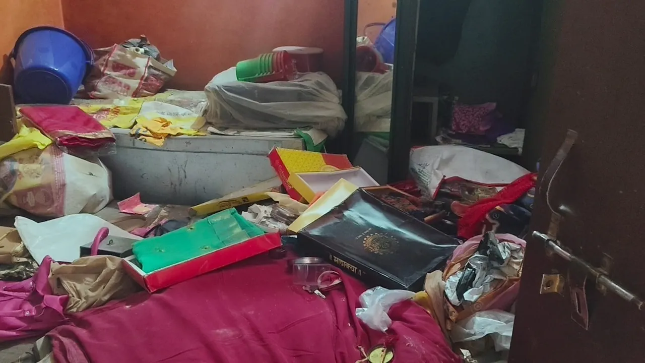 बाराबंकी में डकैतों ने मचाया तांडव : पुलिस गश्त के 10 मिनट बाद ही टूट पड़े डकैत, मायके आई बहनों और मासूमों को भी नहीं बख्शा