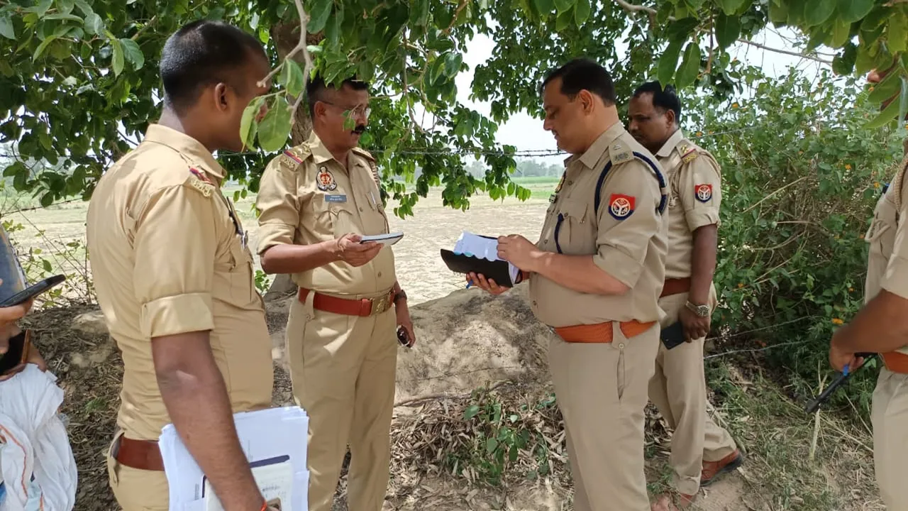 Barabanki Crime News :  एक ही पेड़ से लटकते मिले युवक-युवती के शव, प्रेम प्रसंग की चर्चा, इलाके में सनसनाी