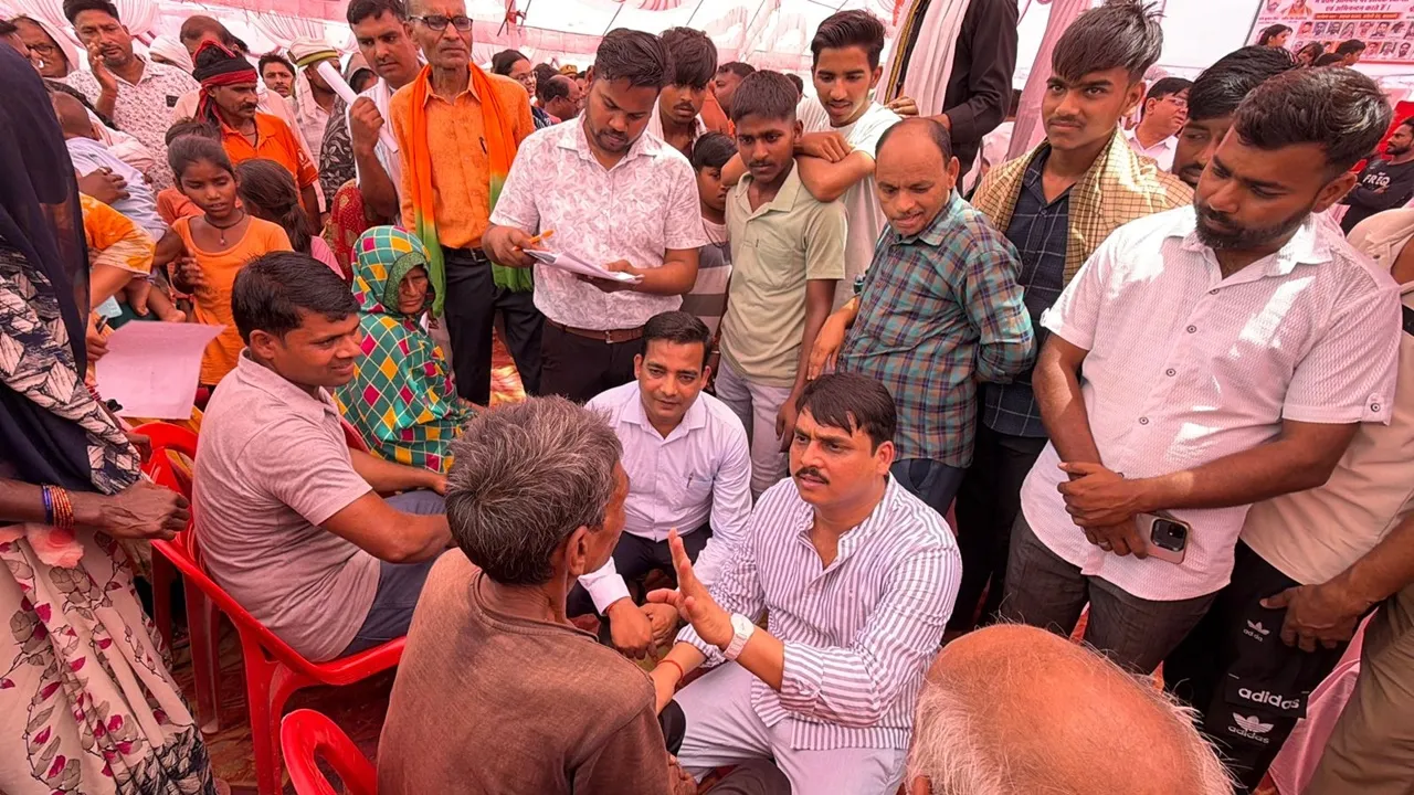 Barabanki News : जनचौपाल में हजारों ग्रामीणों की समस्याओं का मौके पर समाधान, जानिए क्या बोले सत्येंद्र कुमार