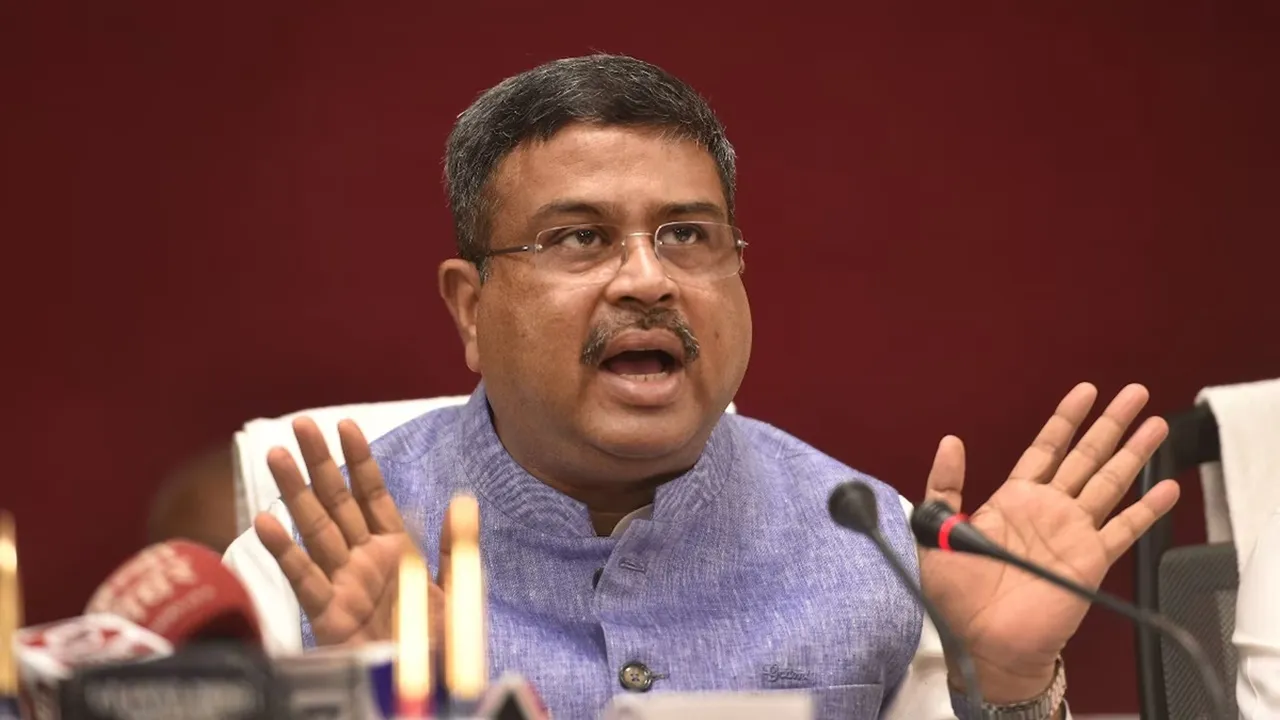 CBSE OSM विवाद पर तल्ख हुए शिक्षा मंत्री धर्मेंद्र प्रधान के तेवर, कहा- लापरवाही पाए जाने पर किसी को नहीं बख्शूंगा