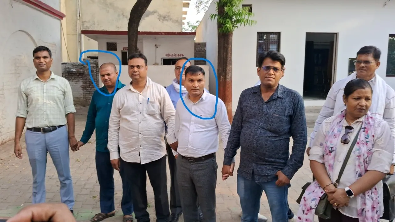 Kannauj News : सब रजिस्ट्रार को 60 हजार रिश्वत लेते विजिलेंस टीम ने दबोचा, बैनामा के नाम मांगी थी मोटी रकम 
