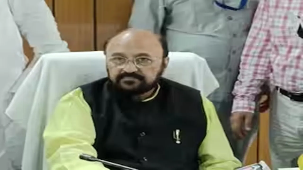 कानपुर : सम्मान समारोह में बोले मंत्री योगेंद्र उपाध्याय- शिक्षामित्र शिक्षा व्यवस्था की मजबूत कड़ी 