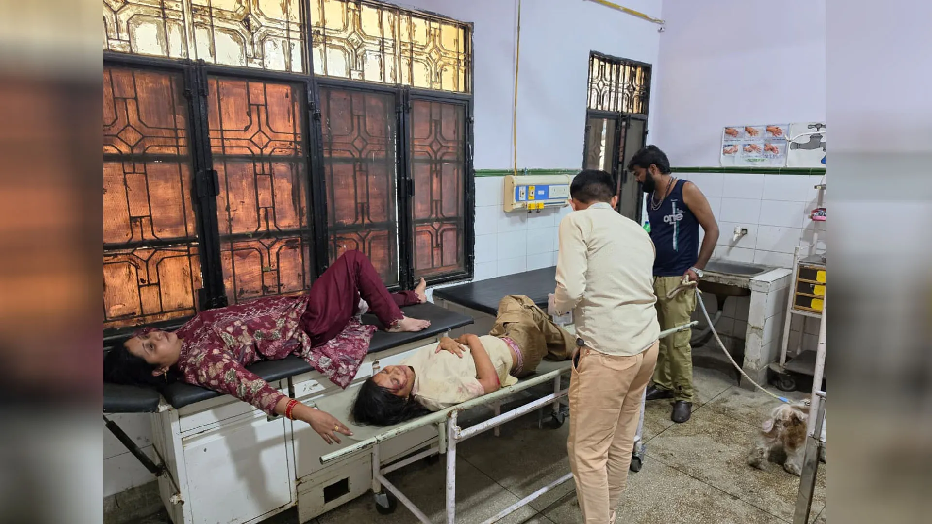 UP News: गंगा एक्सप्रेसवे पर टायर फटने से कार पलटी, एक ही परिवार के चार लोग घायल