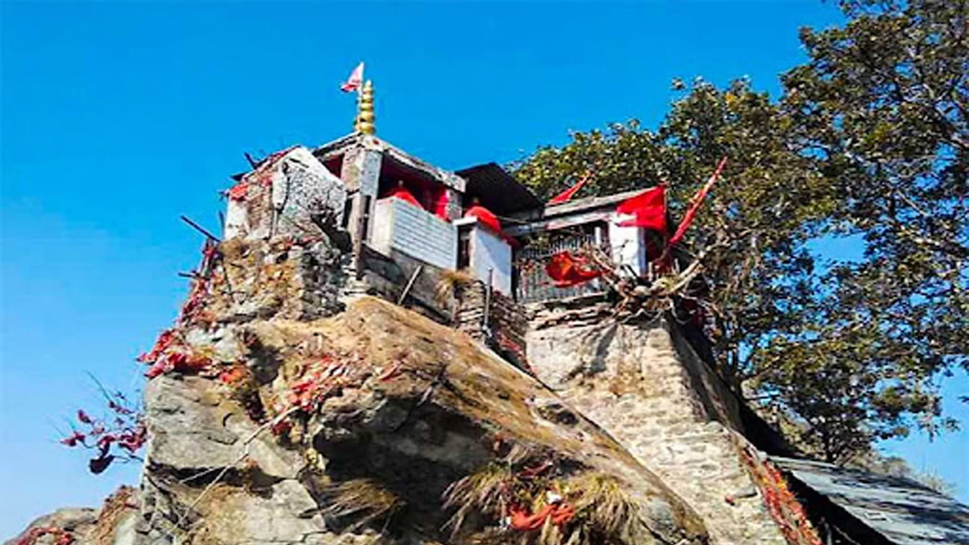 Uttrakhand: 25 हजार से अधिक श्रद्धालुओं ने किए मां पूर्णागिरि के दर्शन