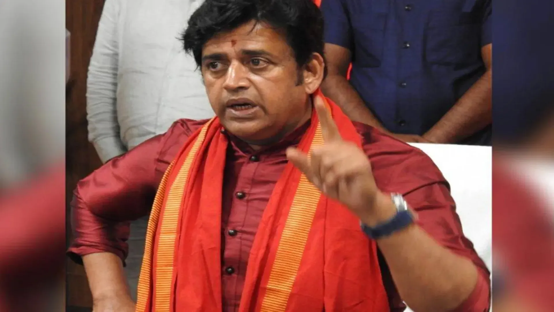 Gorakhpur News : सांसद रवि किशन की प्रतिष्ठा से ये कौन कर रहा खिलवाड़, इन तीन सोशल मीडिया अकाउंट्स पर एफआईआर 