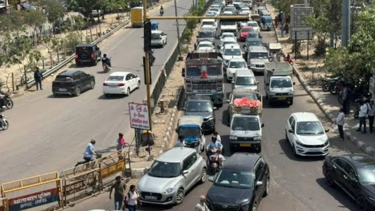 कमता का डायवर्जन बना यात्रियों के लिए मुसीबत, सुविधा कम असुविधा ज्यादा 
