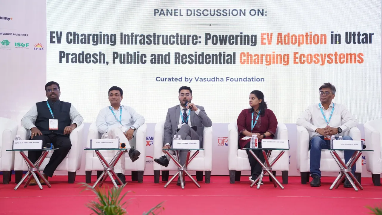 UP Energy Expo: यूपी को EV और ग्रीन एनर्जी हब बनाने की दिशा में बड़ा कदम, 10 हजार से ज्यादा विजिटर्स पहुंचे