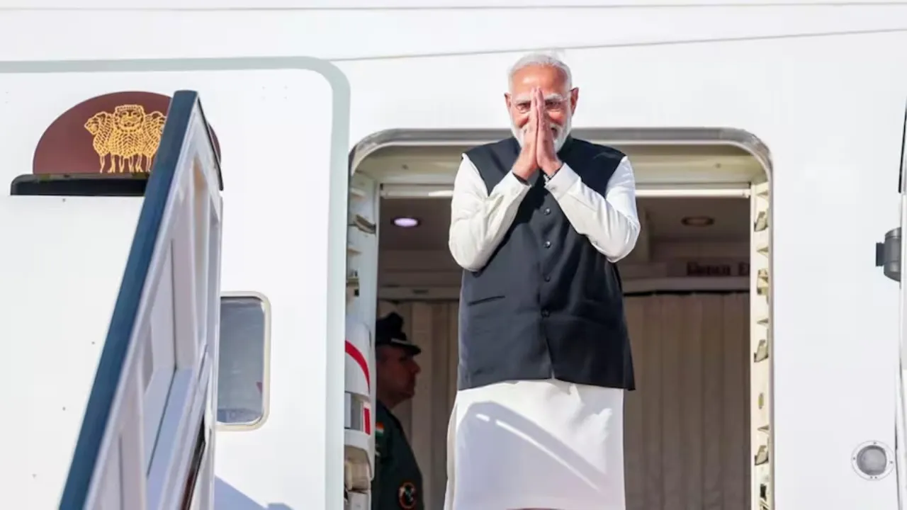 UAE रवाना हुए पीएम मोदीः 5 देशों की 6 दिन की महत्वपूर्ण विदेश यात्रा शुरू, ऊर्जा सुरक्षा पर फोकस