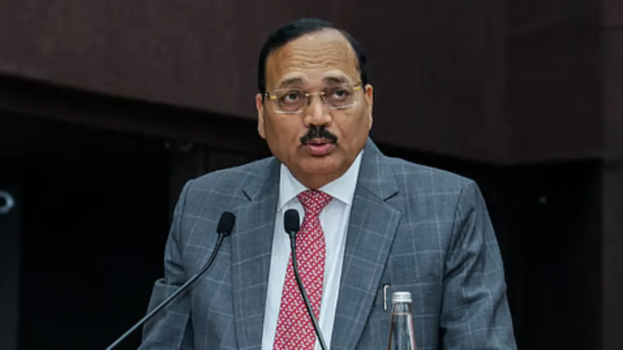 'परजीवी' टिप्पणी पर CJI सूर्यकांत ने दी सफाई: बोले- बयान को गलत मरोड़ा, देश के युवाओं पर मुझे गर्व है