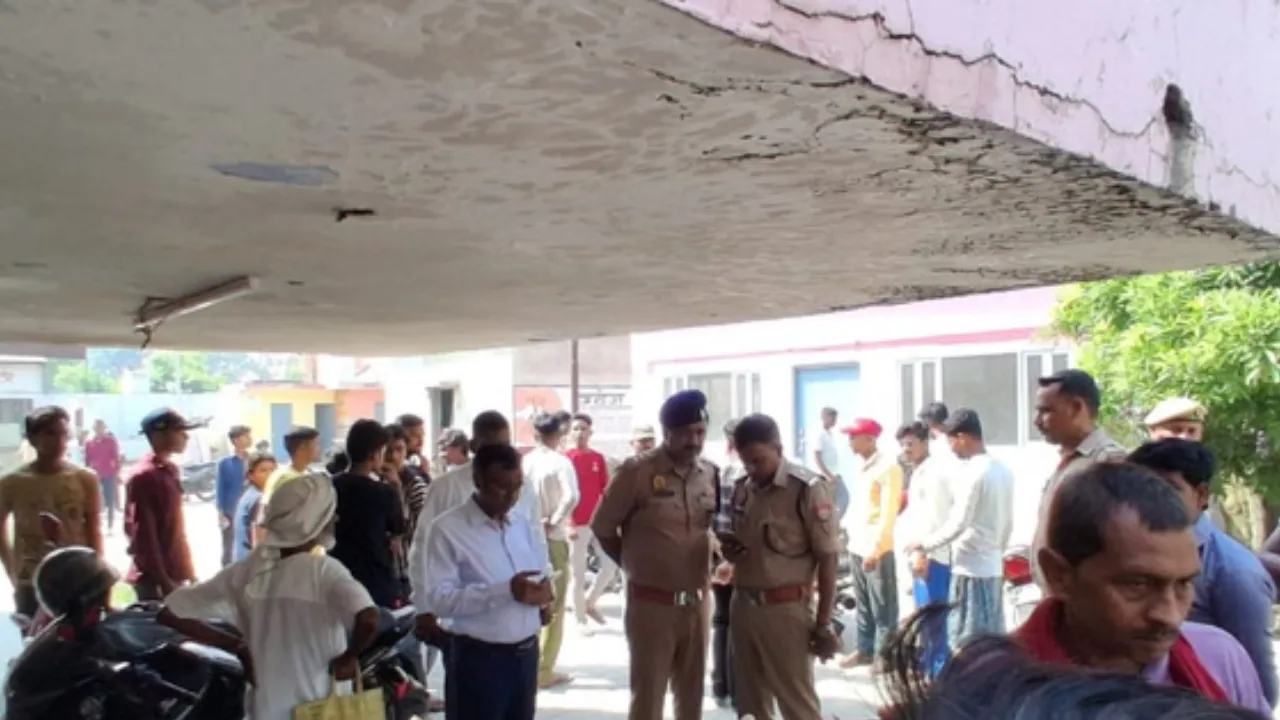 लखीमपुर में भीषण सड़क हादसाः ट्रक-मैजिक की भिड़ंत, 9 लोगों की मौत