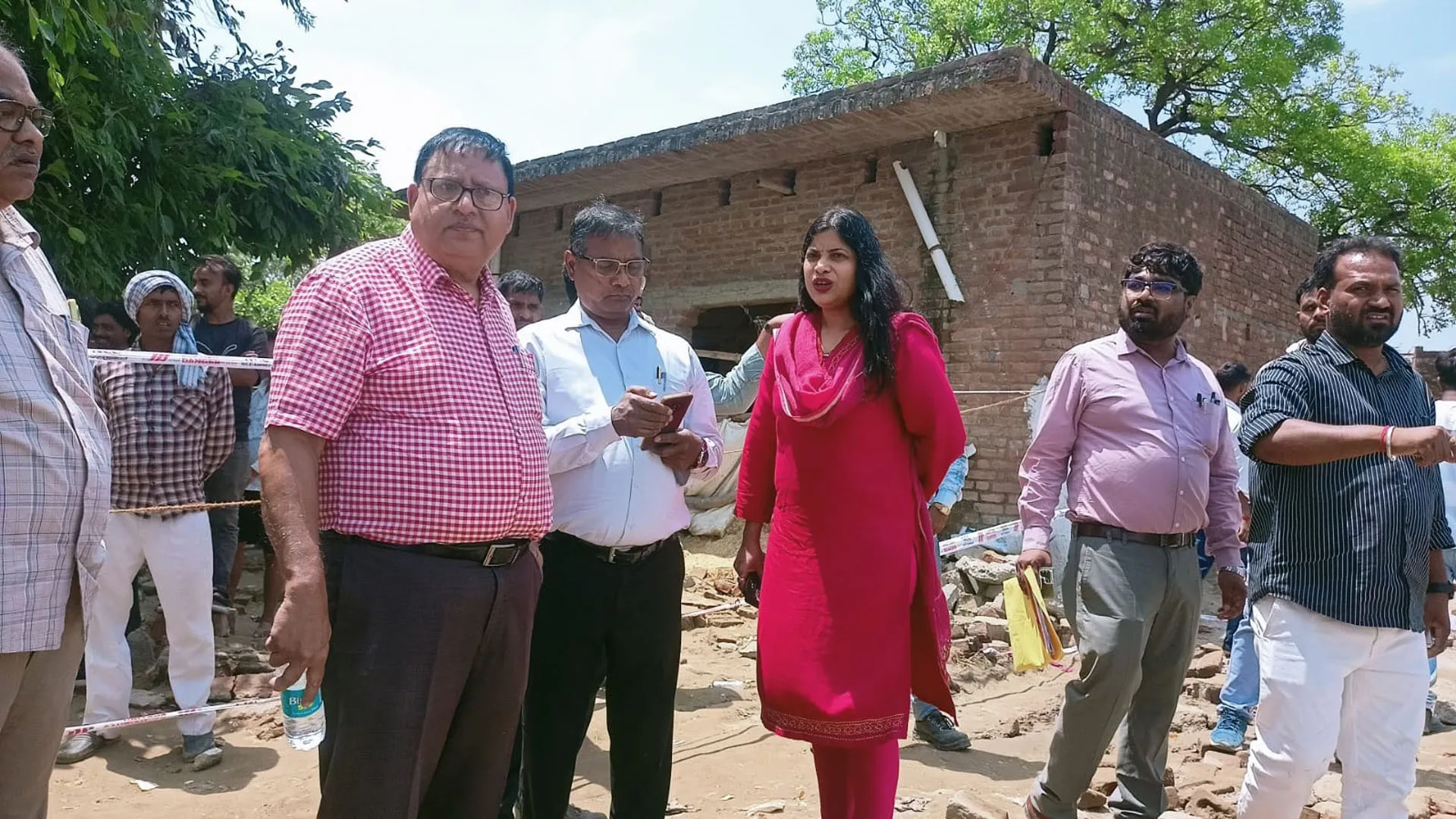 Bareilly:18 बोरों में सील किए ओवरहेड टैंक के नमूने, स्पेशल टीम ने ठेकेदार और इंजीनियरों से घंटों की पूछताछ