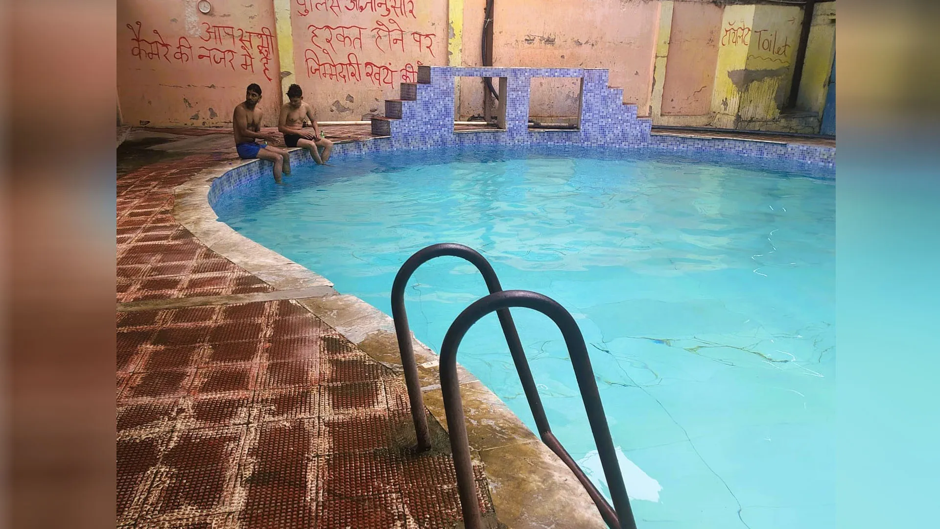 जान से खिलवाड़:भोलानाथ कॉलोनी में धड़ल्ले से चल रहे अवैध स्विमिंग पूल