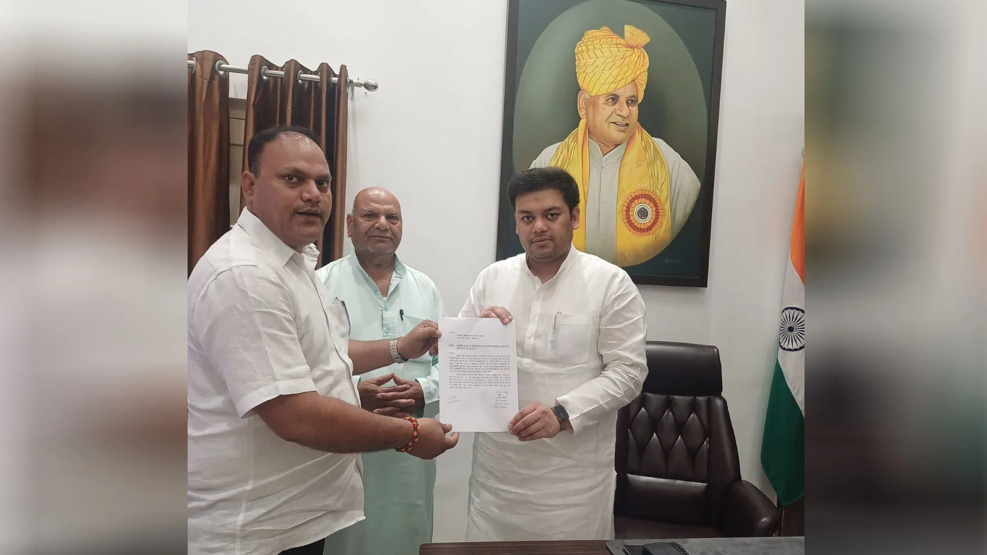UP News: बेसिक शिक्षा मंत्री को सुनाया दुखड़ा, परिवार से दूर रहकर मानसिक तनाव में शिक्षक 