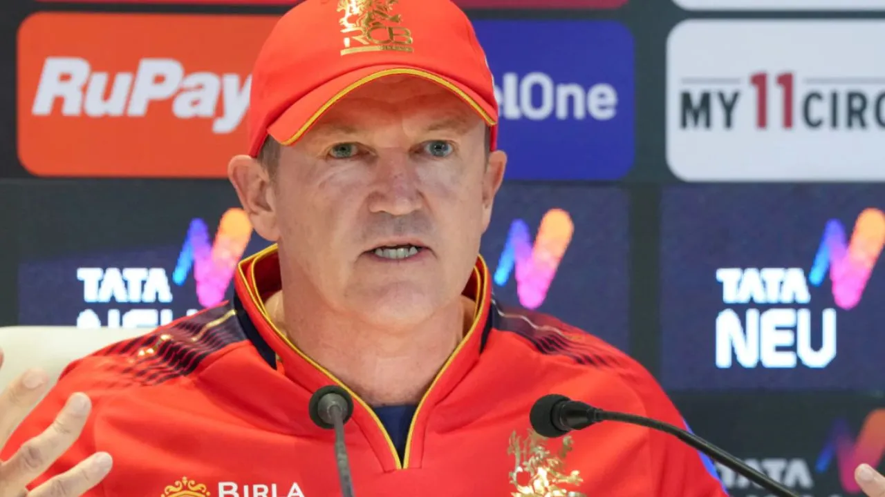 RCB के हेड कोच एंडी फ्लावर पर BCCI ने ठोंका भारी जुर्माना,  अंपायर को अपशब्द कहने पर हुई सख्त कार्रवाई