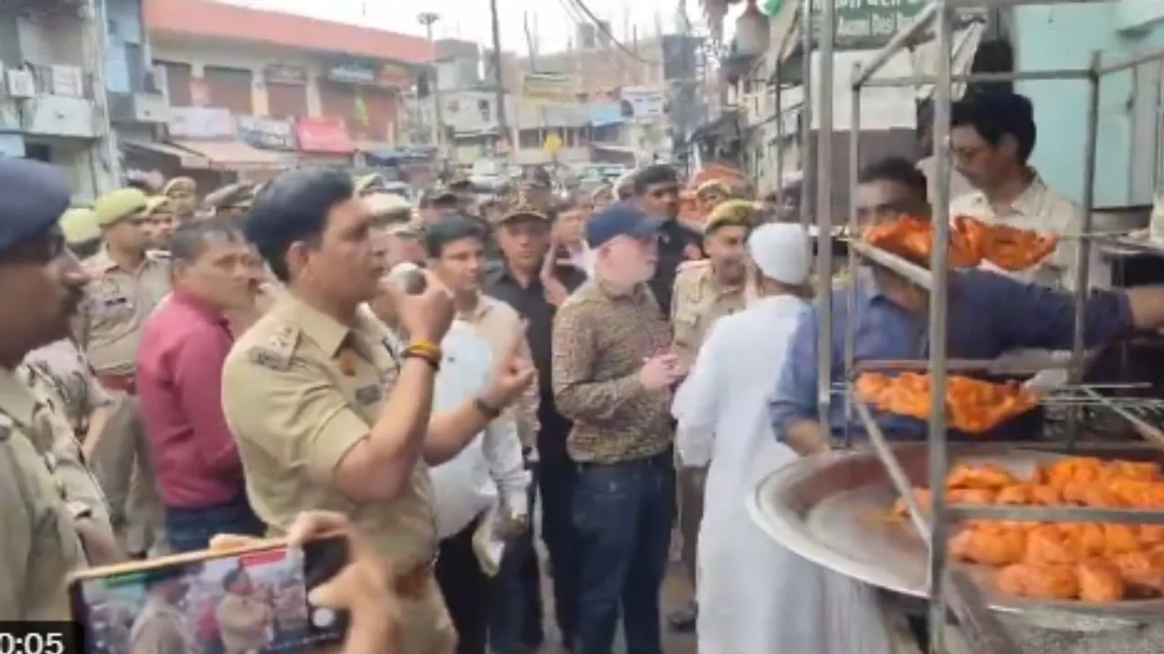 मेरठ प्रशासन का बड़ा एक्शन : अवैध मांस दुकानों के खिलाफ अभियान, दो दर्जन से अधिक पर कार्रवाई