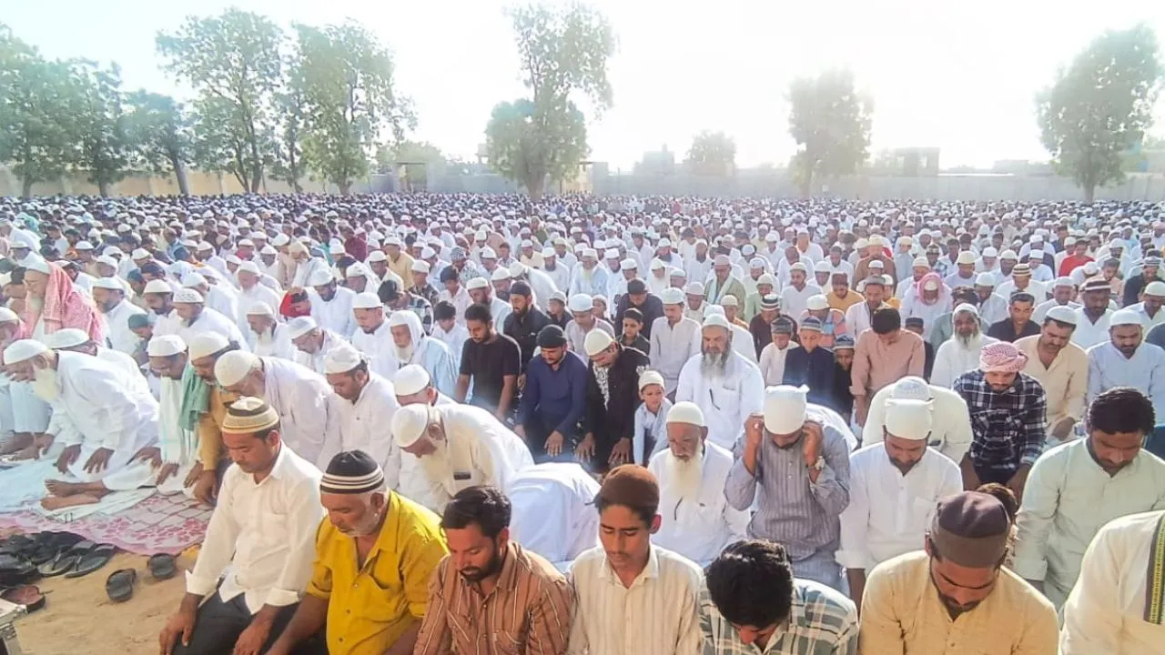  'सड़कों पर नहीं, मस्जिदों-ईदगाहों में होगी बकरीद की नमाज', CM योगी की टिप्पणी पर मुस्लिम धर्मगुरुओं ने दिया समर्थन